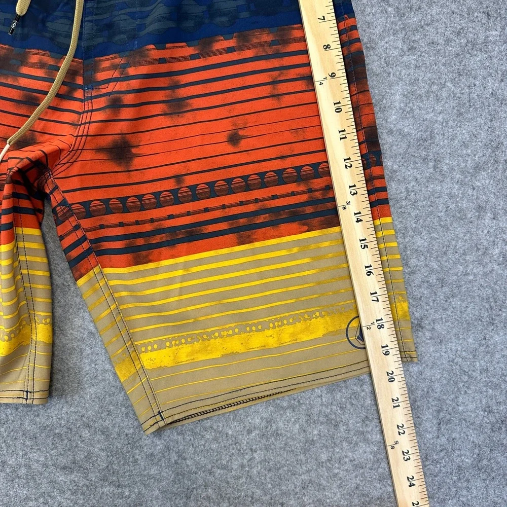 Volcom Lido Stripe Board Shorts Mens 32‎ Multi Color 4-Way Stretch Surf Swim
